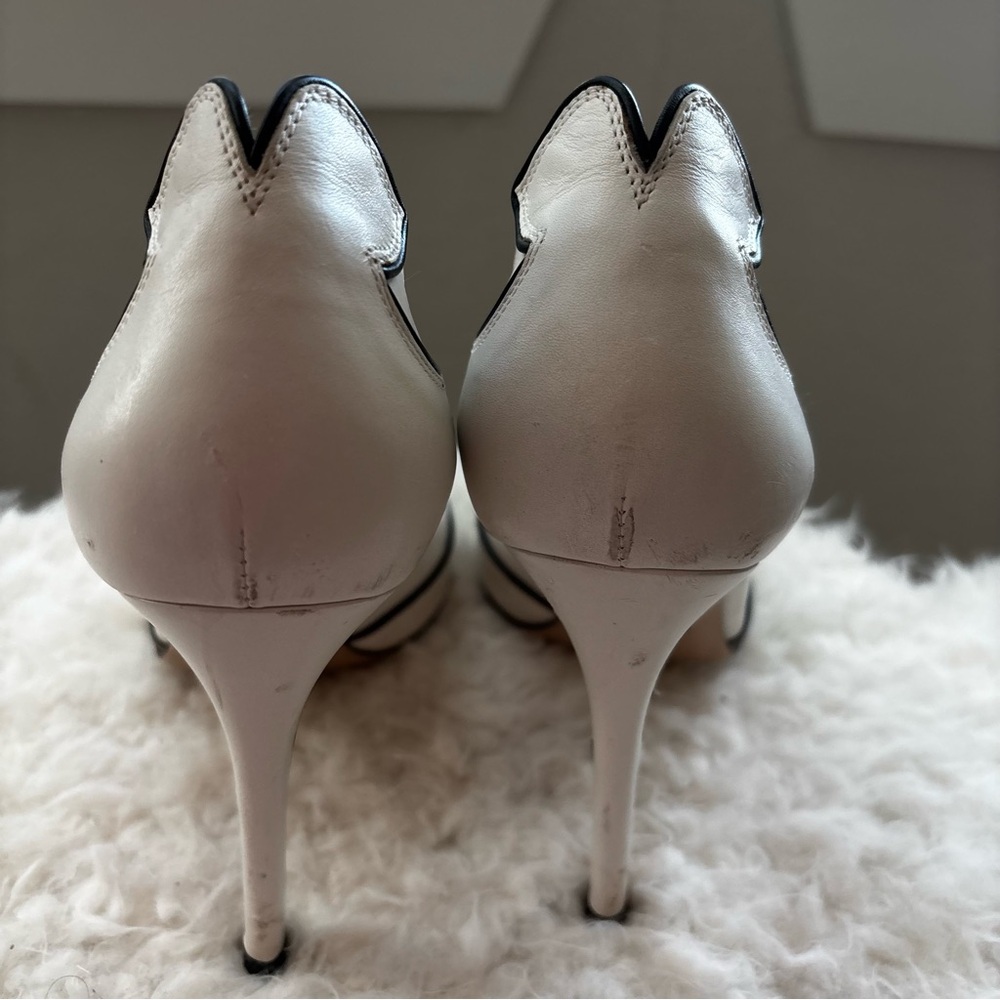 Gianvito Rossi White and Black Heels scalloped bonnie western stilettos - Picture 8 of 13